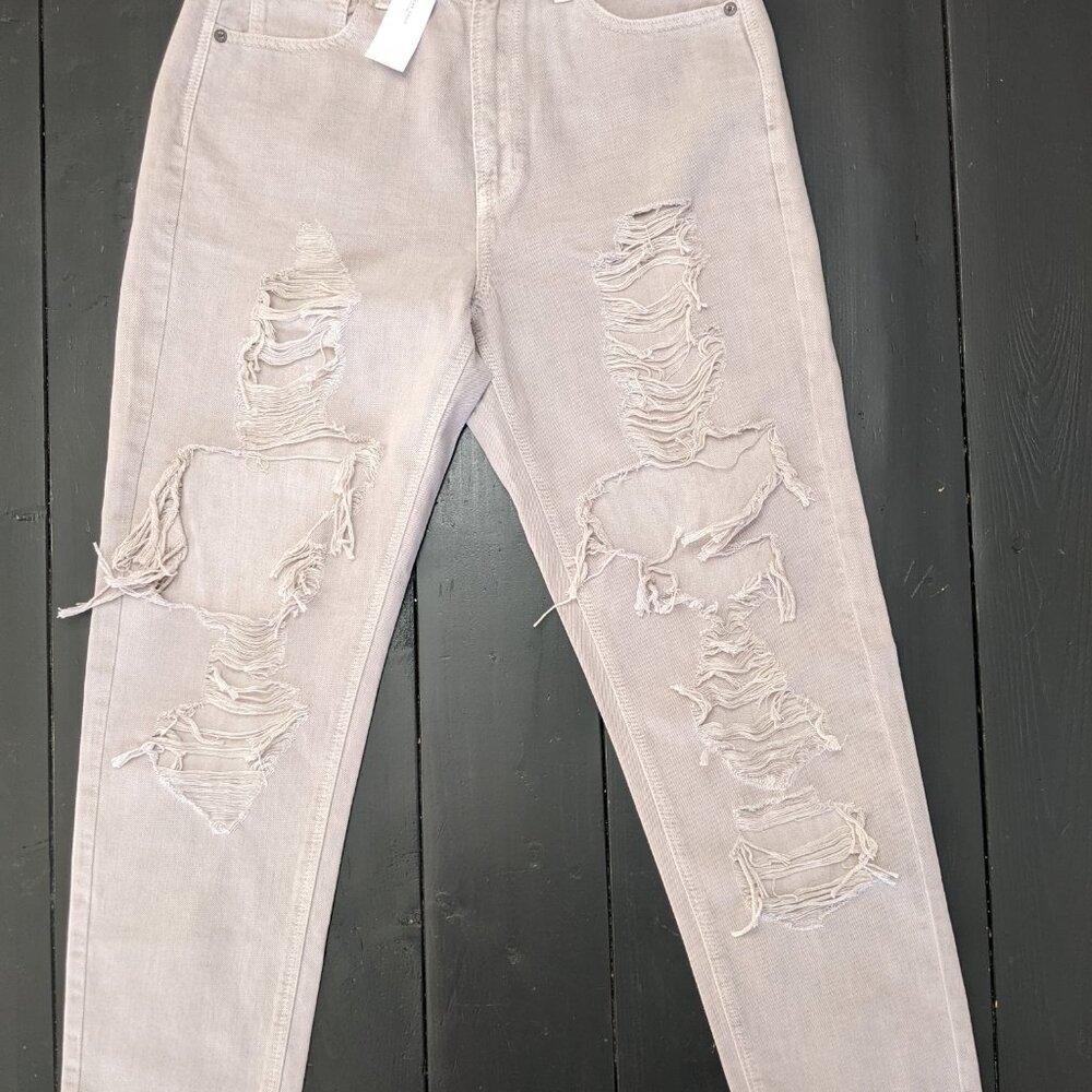 American Eagle Ripped Mom Jeans Size 8 Womens Regular